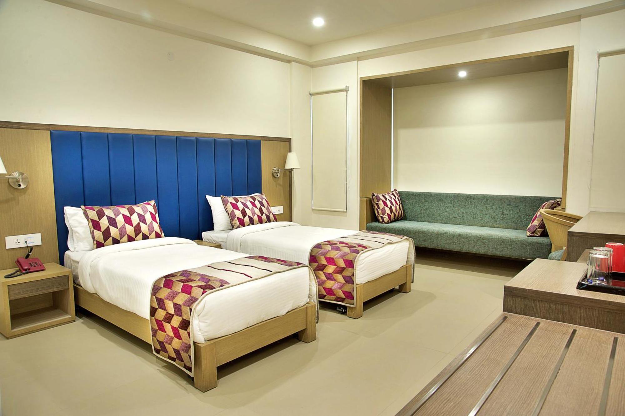 Hotel Purple Cloud