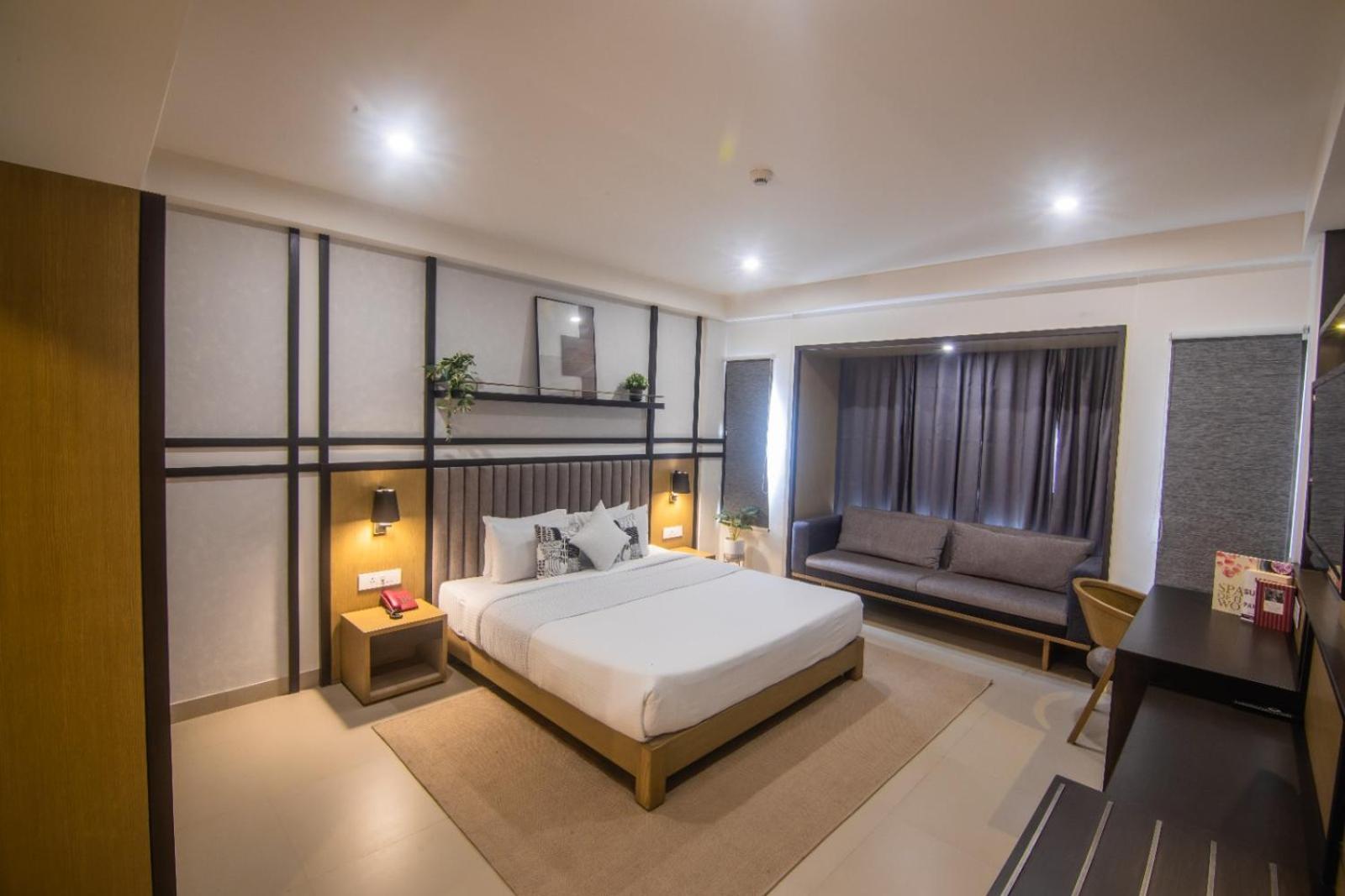 Purple Cloud Hotel